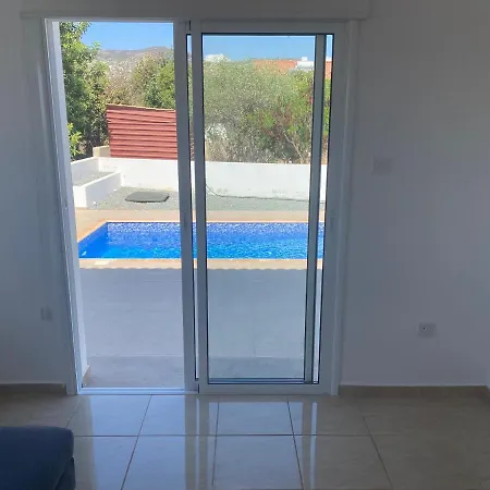 Private 3 Bedroom Villa With Mountain View In Picturesque Village Outside Paphos וילה